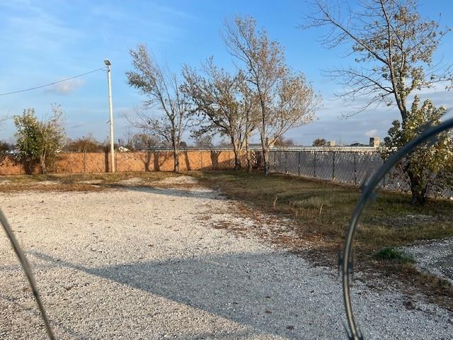 More Photos Of 1903 S 1st St, Rogers Auto Repair For Sale