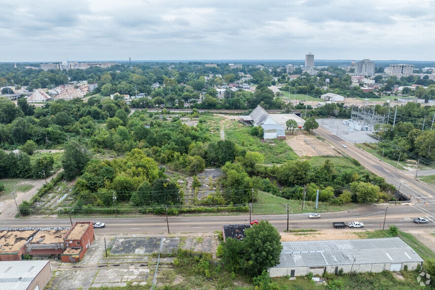 More Photos Of 300 W Monument St, Jackson Manufacturing For Sale