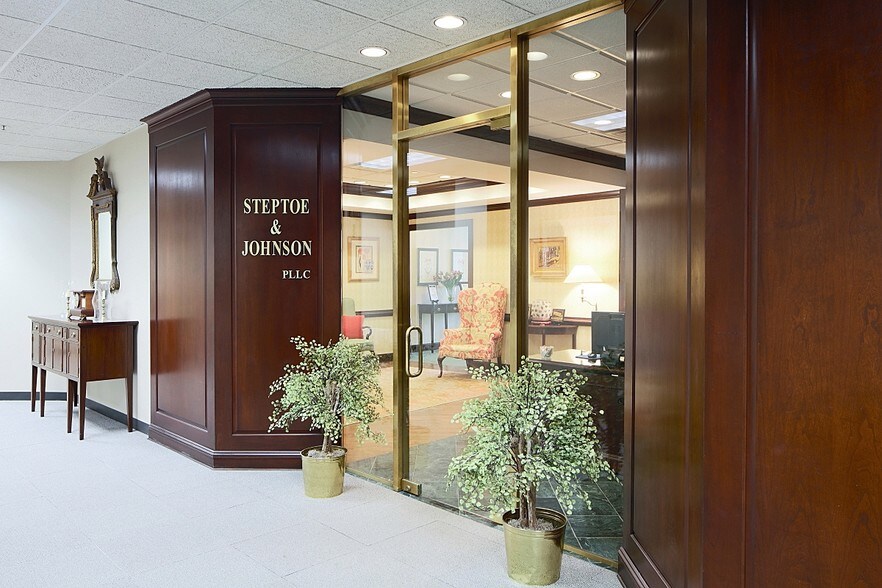 More Photos Of 1000 Fifth Ave, Huntington Medical For Lease