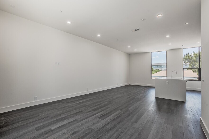 More Photos Of 4322 Roseland Ave, Dallas Apartments For Sale