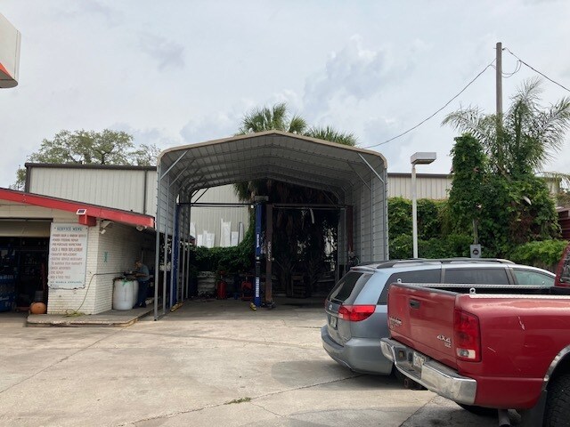 More Photos Of 902 E Busch Blvd, Tampa Bank For Sale