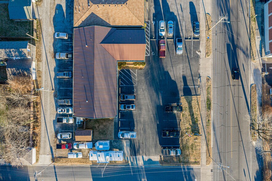 More Photos Of 2535 Broadway St, Paducah Office For Lease