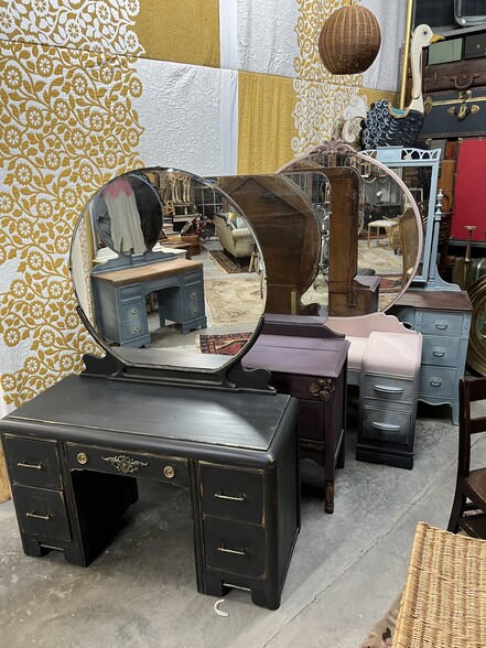 More Photos Of 302 Williams St, Fayetteville Flex For Sale