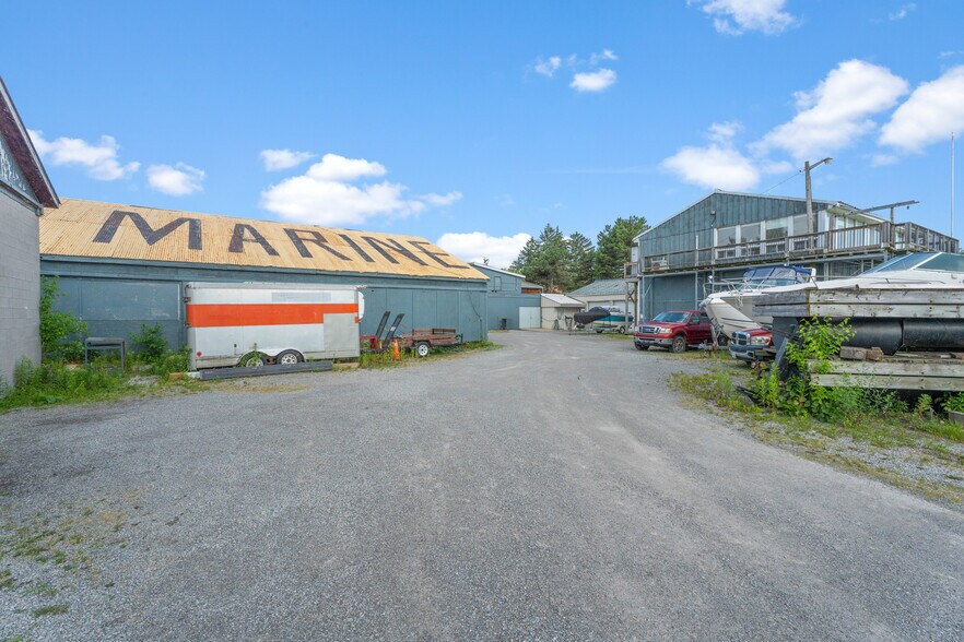 More Photos Of 162 Niagara Blvd, Fort Erie Marina For Sale