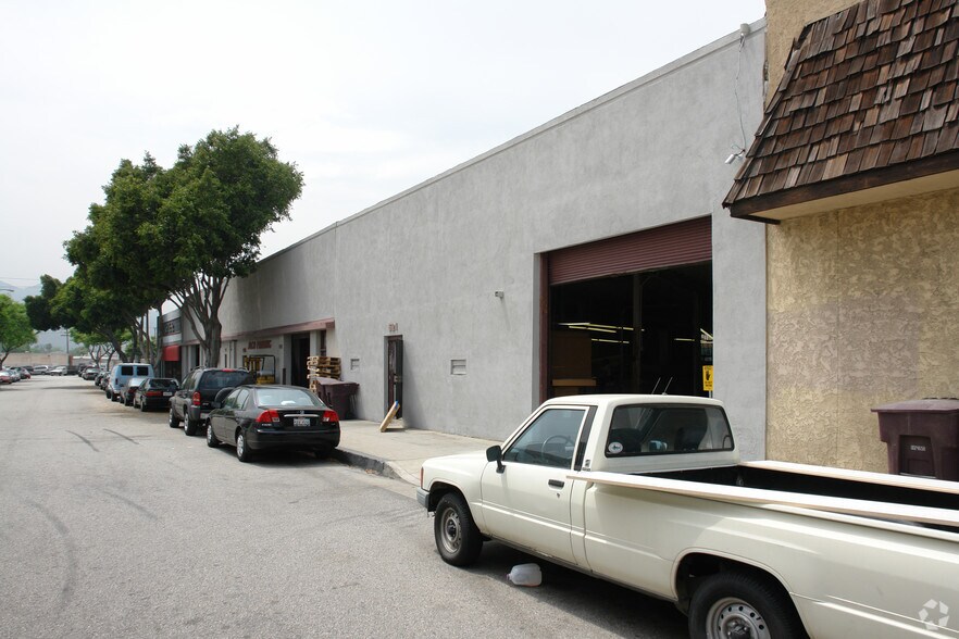 More Photos Of 521 W Windsor Rd, Glendale Manufacturing For Sale