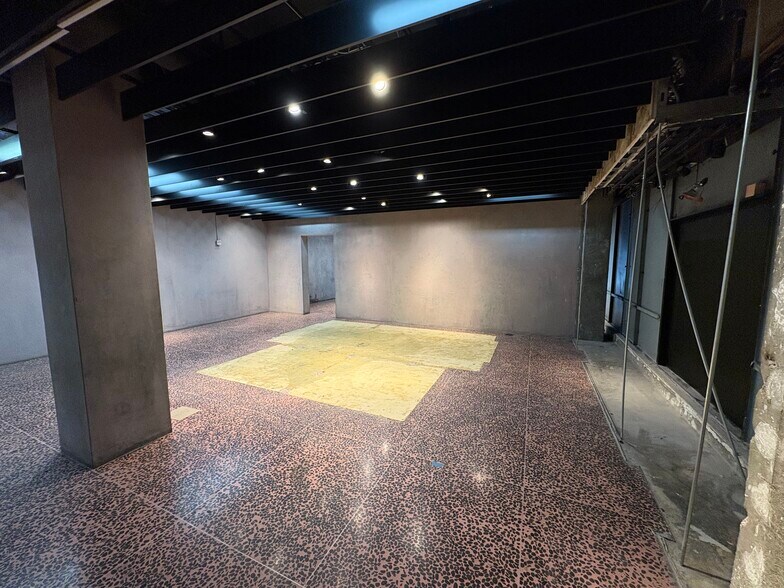 More Photos Of 215 W 9th St, Los Angeles Apartments For Lease