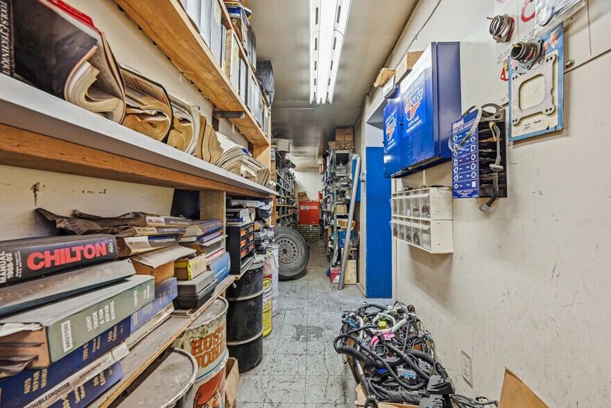 More Photos Of 4301 Main St, Pittsburgh Service For Sale