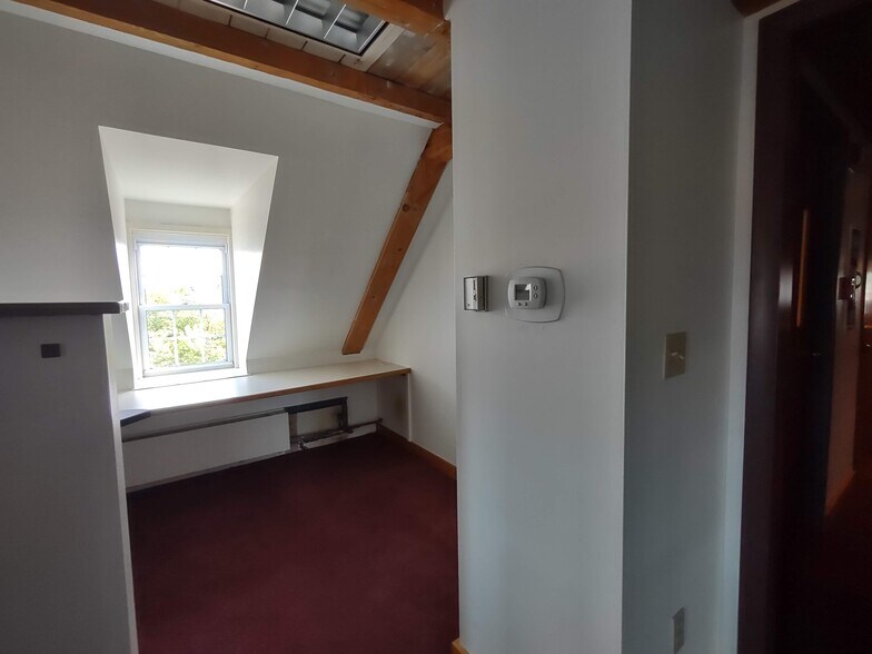 More Photos Of 1 Mill Plz, Laconia Office For Sale