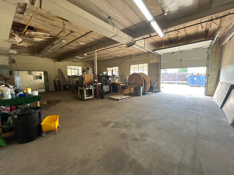 More Photos Of 6020 Dahlin Drive, Skokie Industrial For Sale