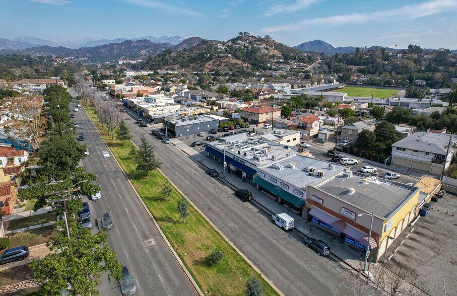 More Photos Of 712 N Glendale Ave, Glendale Unknown For Lease