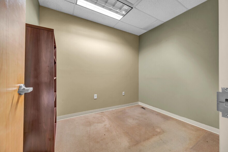 More Photos Of 401 Monroe Tpke, Monroe General Retail For Lease