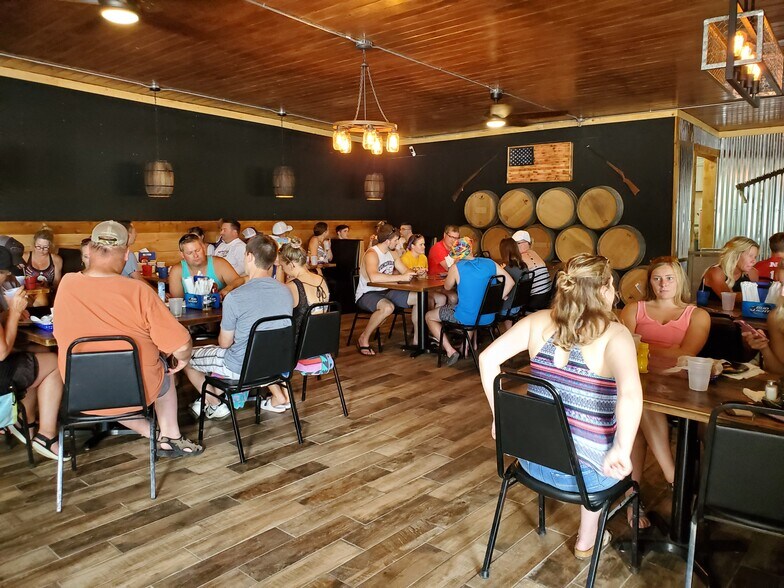 More Photos Of 267 Runaway Dr, Climax Springs Hotel For Sale