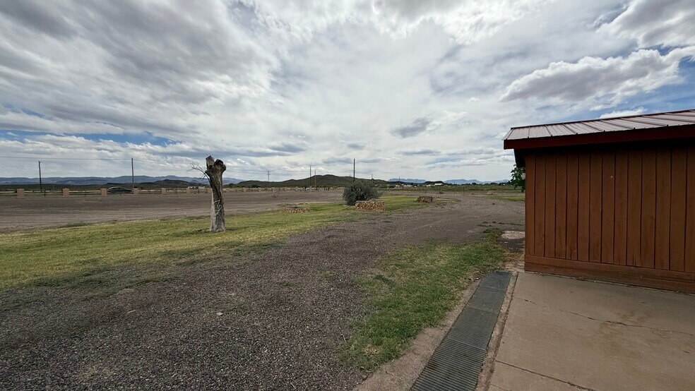 More Photos Of 8610 HWY 17, Balmorhea Specialty For Sale