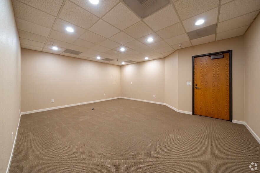 More Photos Of 384 Bel Marin Keys Blvd, Novato Office For Lease