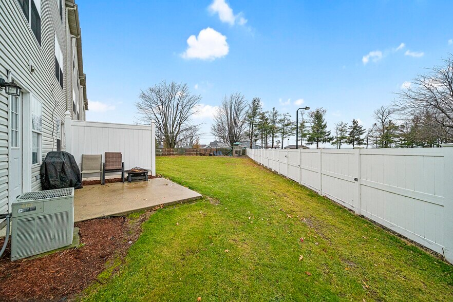 More Photos Of 6037 Lake Rd W, Ashtabula Apartments For Sale