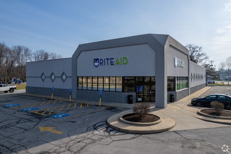 More Photos Of 29000 Lorain Rd, North Olmsted Drugstore For Lease