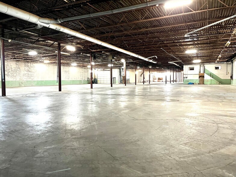 More Photos Of 1706 W Lusher, Elkhart Industrial For Sale