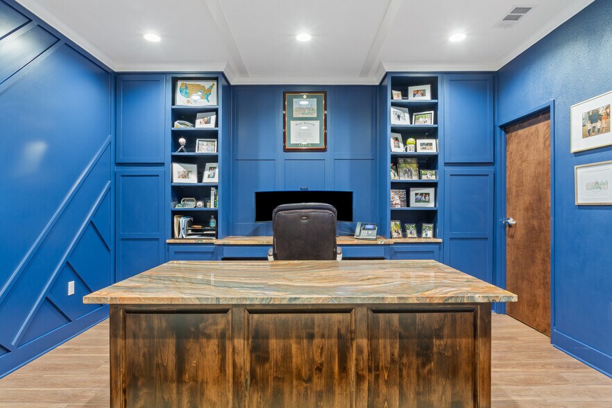More Photos Of 1927 Columbus Ave, Waco Office For Sale
