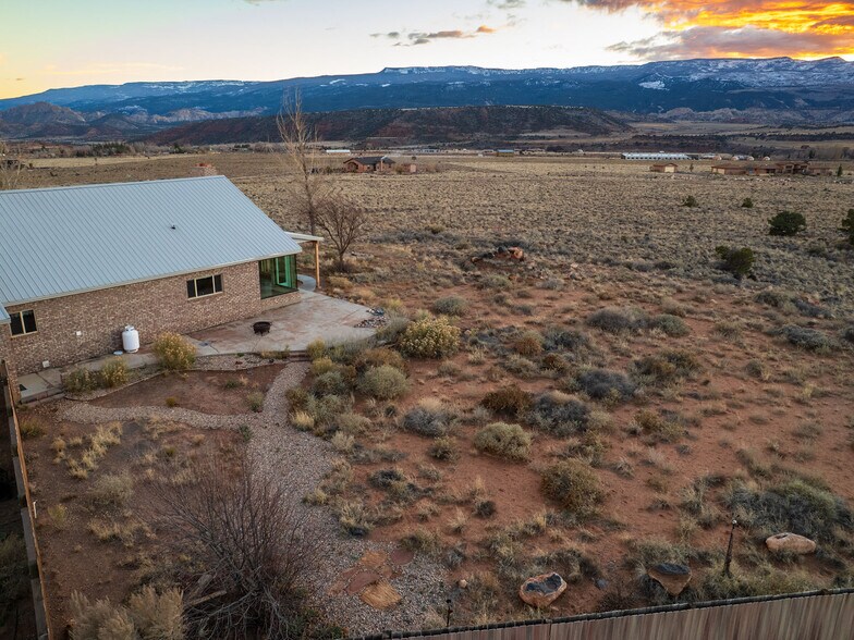 More Photos Of 397 N Wendy St, Torrey Specialty For Sale