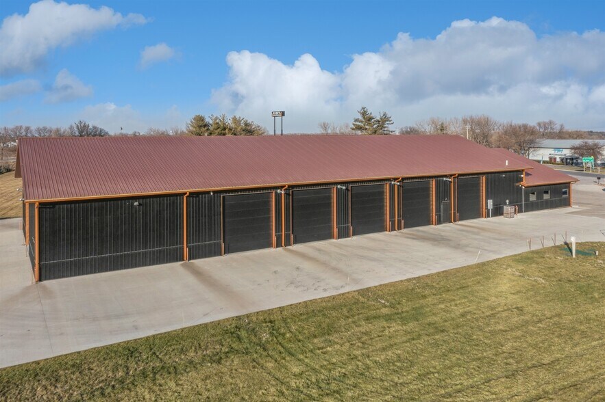 More Photos Of 33083 Ute Ave, Waukee Flex For Sale