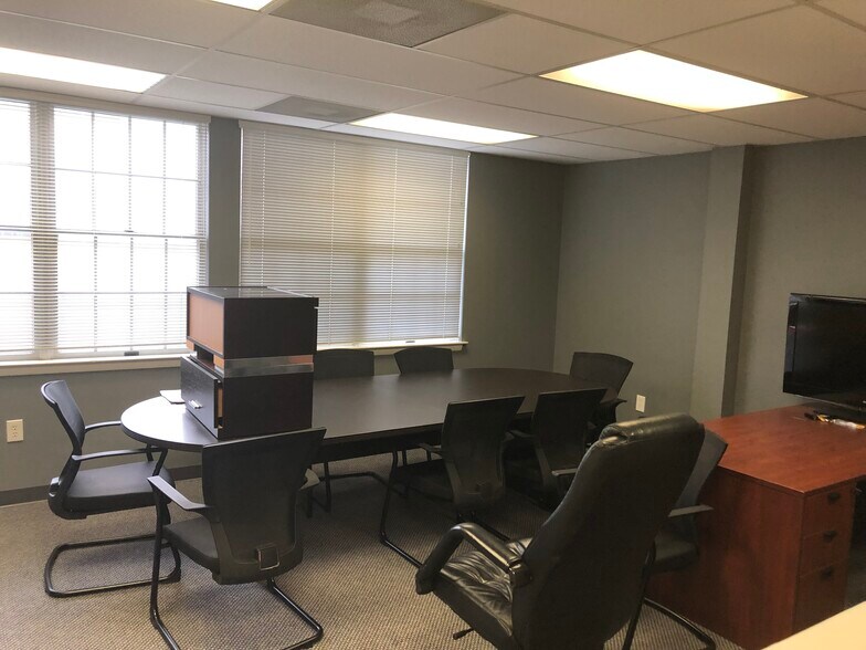 More Photos Of 271 US Highway 46, Fairfield Office For Lease