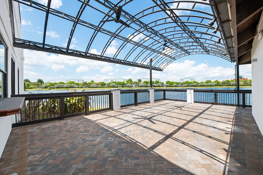 More Photos Of 15500 SW 29th St, Miramar Restaurant For Lease