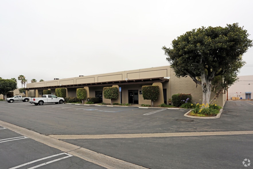 Primary Photo Of 1552 S Anaheim Blvd, Anaheim Warehouse For Lease