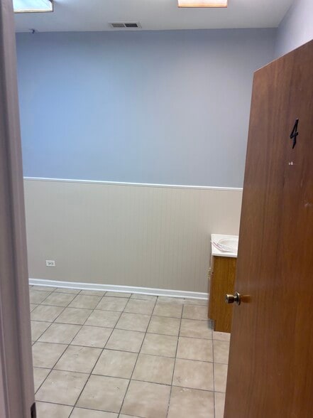 More Photos Of 3224 W Armitage Ave, Chicago Storefront Retail Residential For Lease
