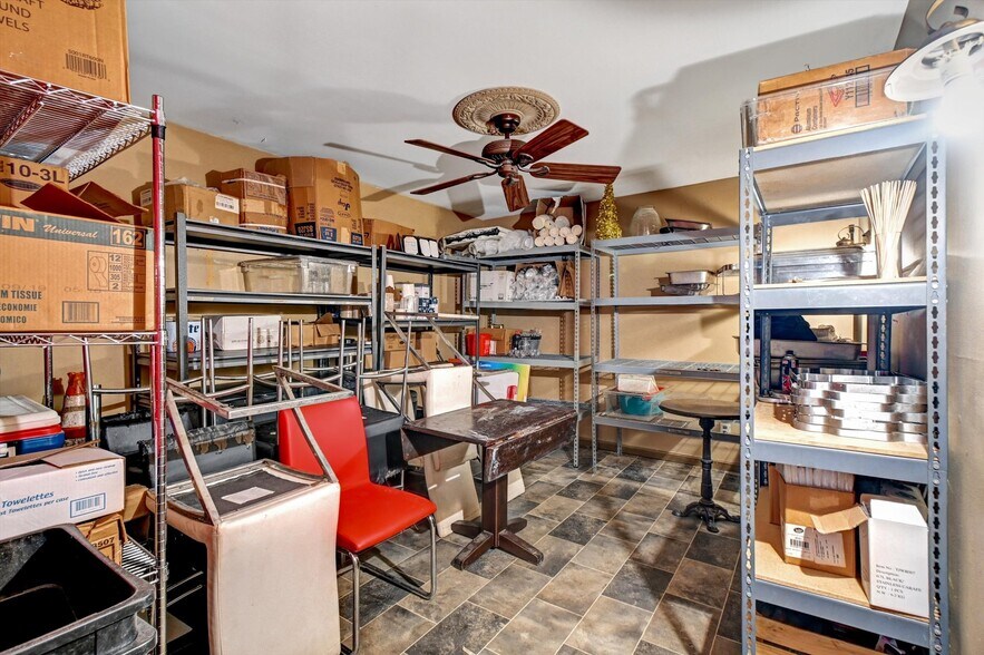 More Photos Of 15 E Centre St, Baltimore Bar For Sale