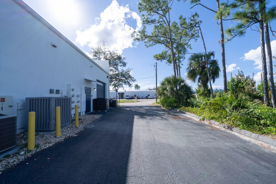 More Photos Of 24551 Production Cir, Bonita Springs Showroom For Lease