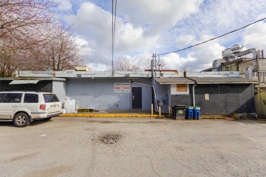 More Photos Of 2411 Nanaimo St, Vancouver Restaurant For Lease