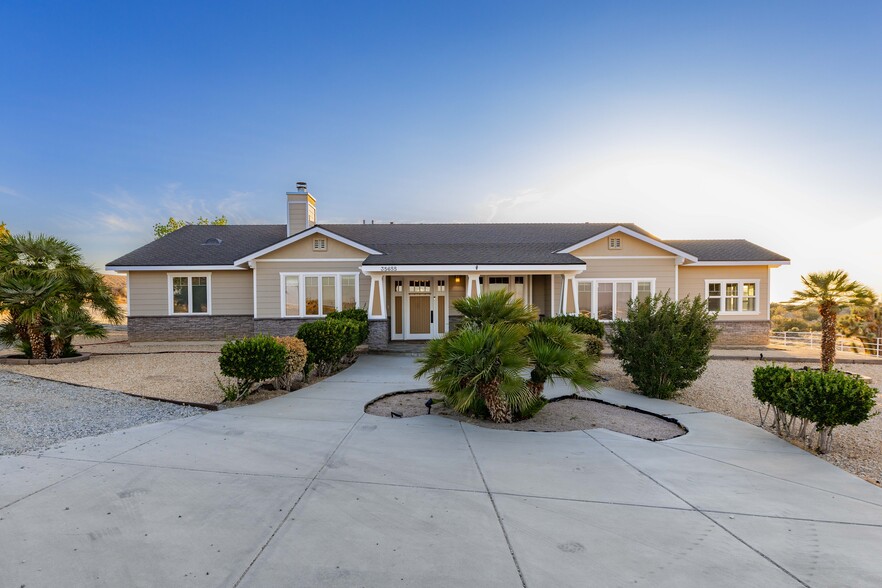 More Photos Of 35655 52nd St E, Palmdale Manufacturing For Sale