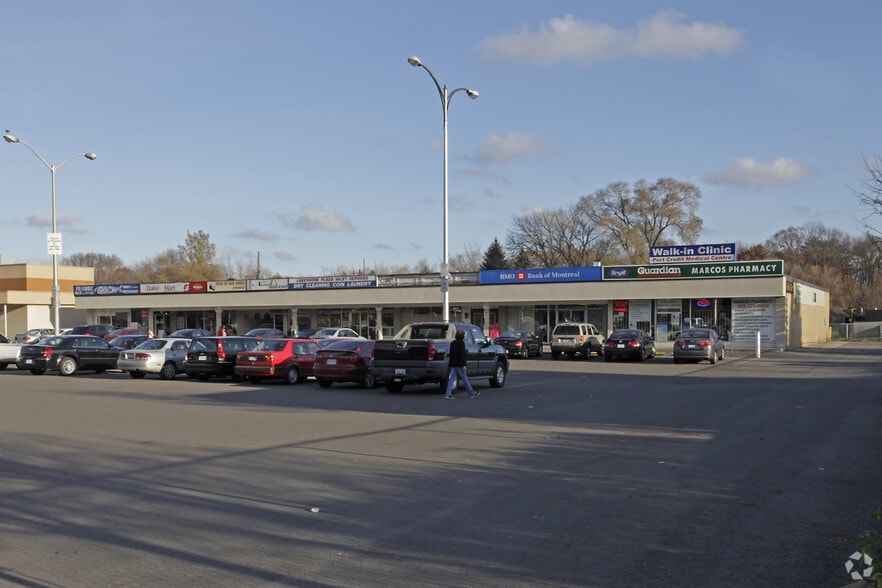 More Photos Of 374 Lakeshore Rd E, Mississauga General Retail For Lease