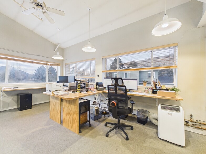 More Photos Of 3930 Woodside Blvd, Hailey Industrial For Sale