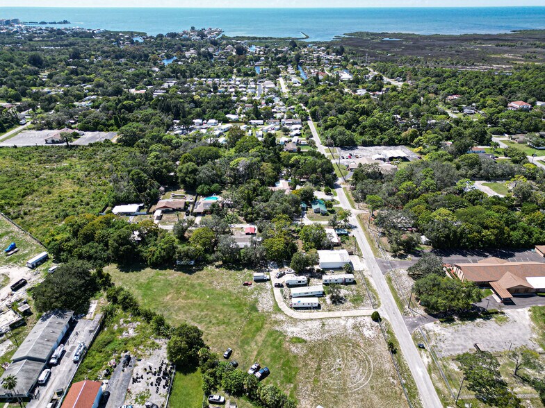 More Photos Of 14825 US Highway 19, Hudson Service For Sale