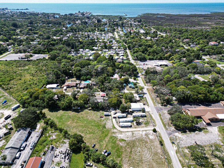 More Photos Of 14825 US Highway 19, Hudson Service For Sale