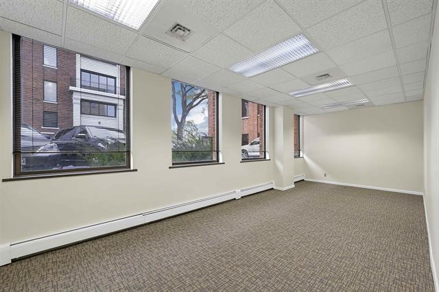More Photos Of 414 E Walnut St, Green Bay Office For Sale