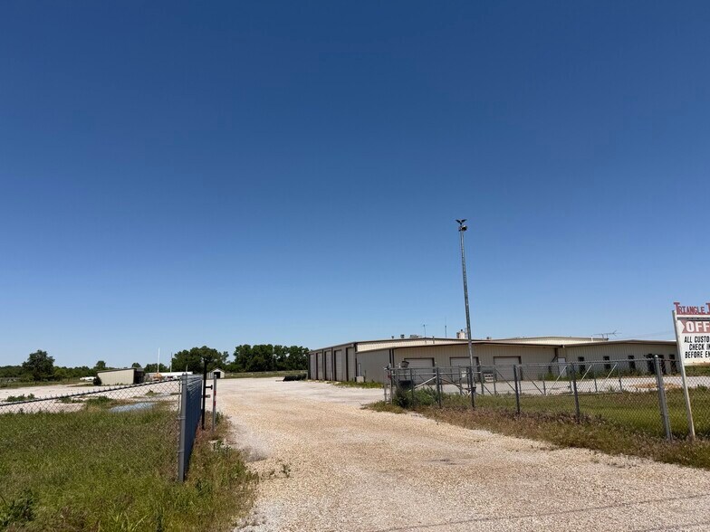 More Photos Of 5328 E Market St, Enid Manufacturing For Sale