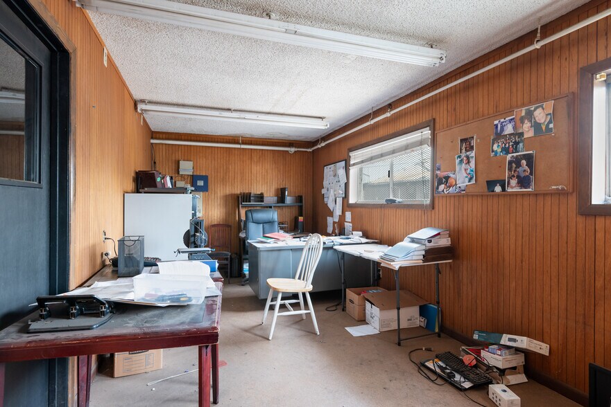 More Photos Of 523 7th Ave, Longview Warehouse For Sale