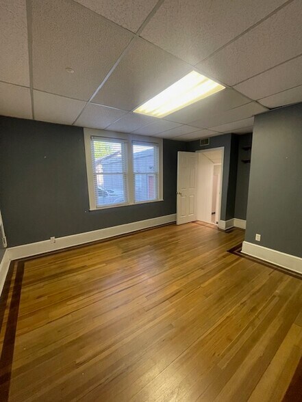 More Photos Of 1421 N Limestone St, Gaffney Office For Sale