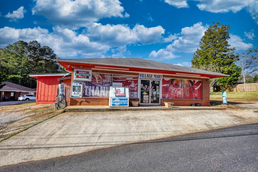 More Photos Of 247 Cannon Dr, Social Circle Restaurant For Sale