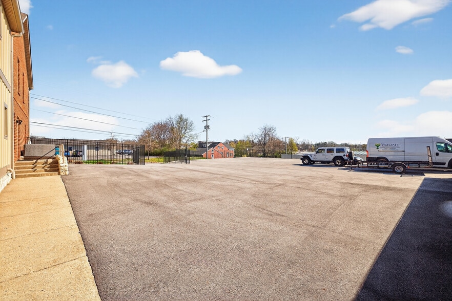 More Photos Of 446 Roy Arnold Blvd, Danville Industrial For Sale