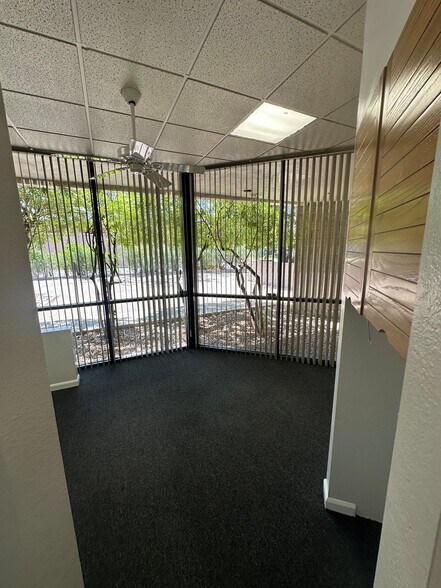 More Photos Of 113 W Hoover Ave, Mesa Warehouse For Lease