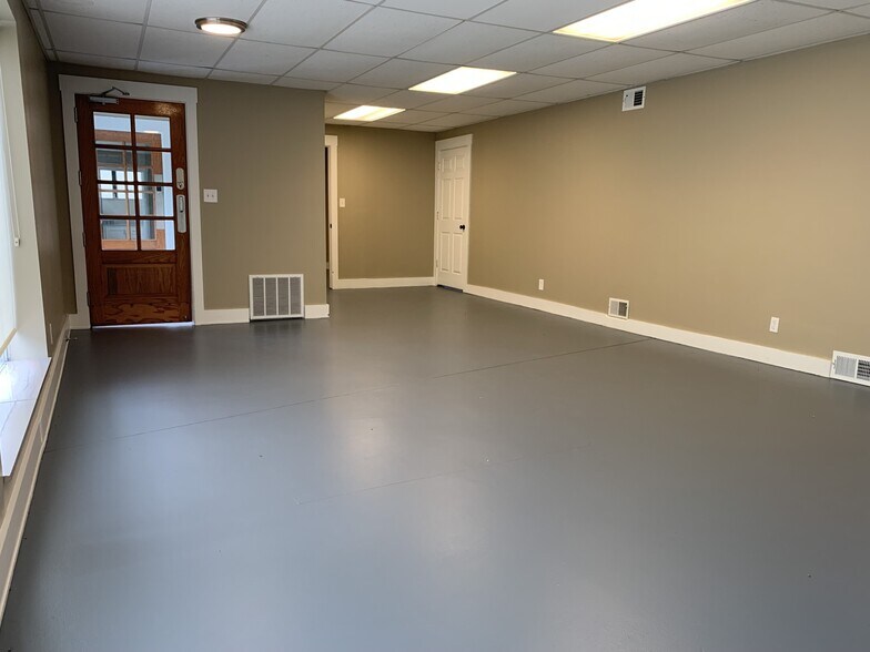 More Photos Of 2284 Quebec Rd, Cincinnati Flex For Lease