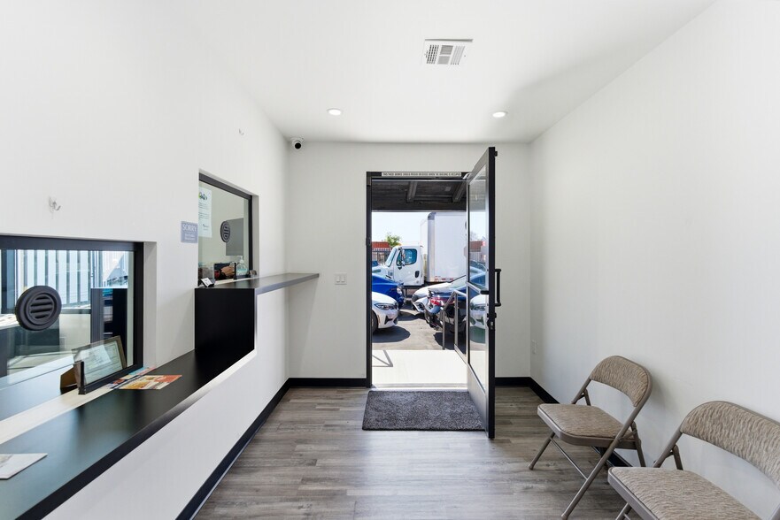 More Photos Of 13449 Van Nuys Blvd, Pacoima Storefront Retail Office For Sale