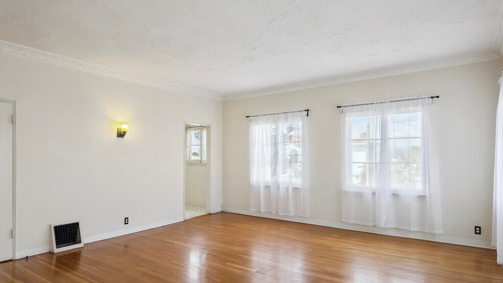 More Photos Of 6022 W 8th St, Los Angeles Apartments For Sale