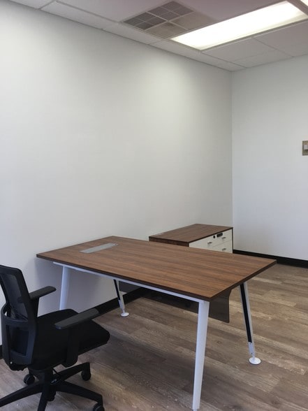 More Photos Of 27 Bleeker St, Millburn Office For Lease