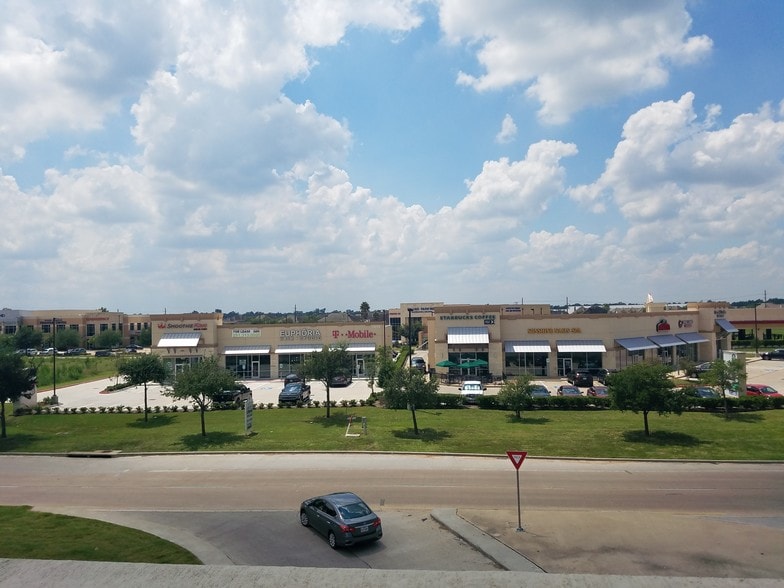 More Photos Of 7810 W Grand Pky S, Richmond Storefront For Lease