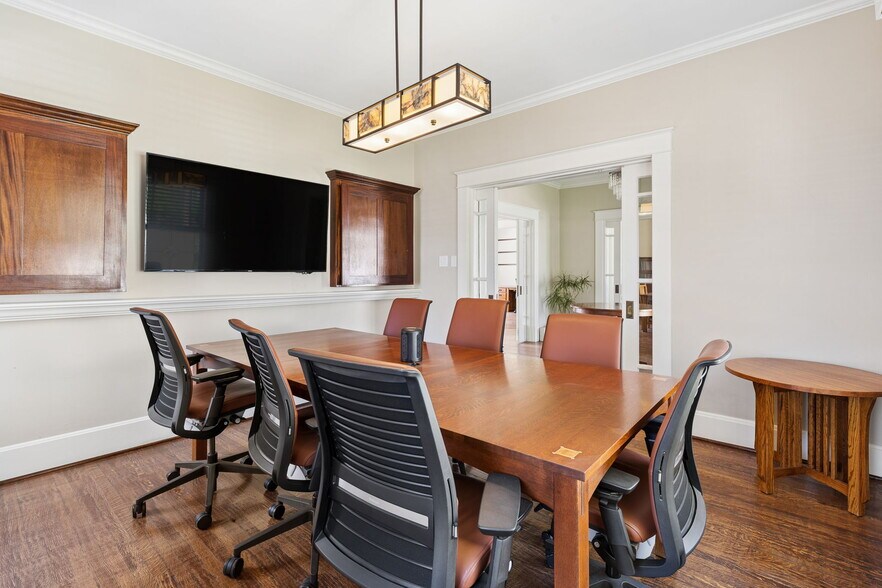 More Photos Of 4112 Swiss Ave, Dallas Office For Sale