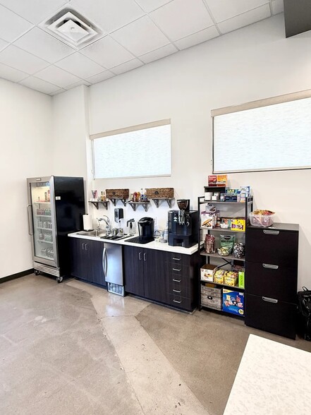 More Photos Of 398 S Arizona Ave, Chandler Freestanding For Sale